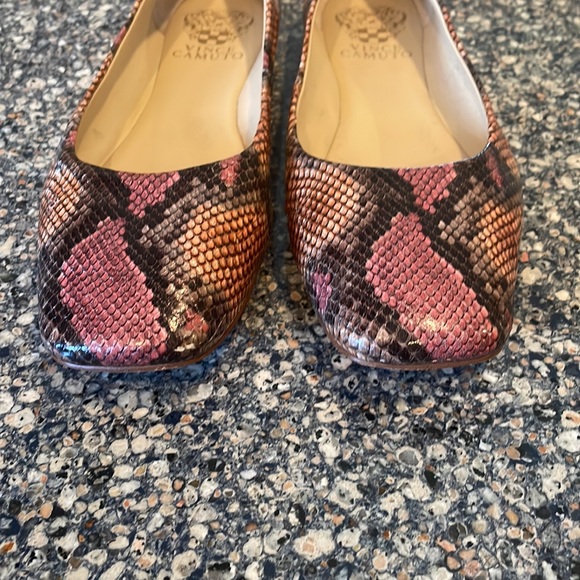 Vince Camuto flats. - Picture 5 of 6